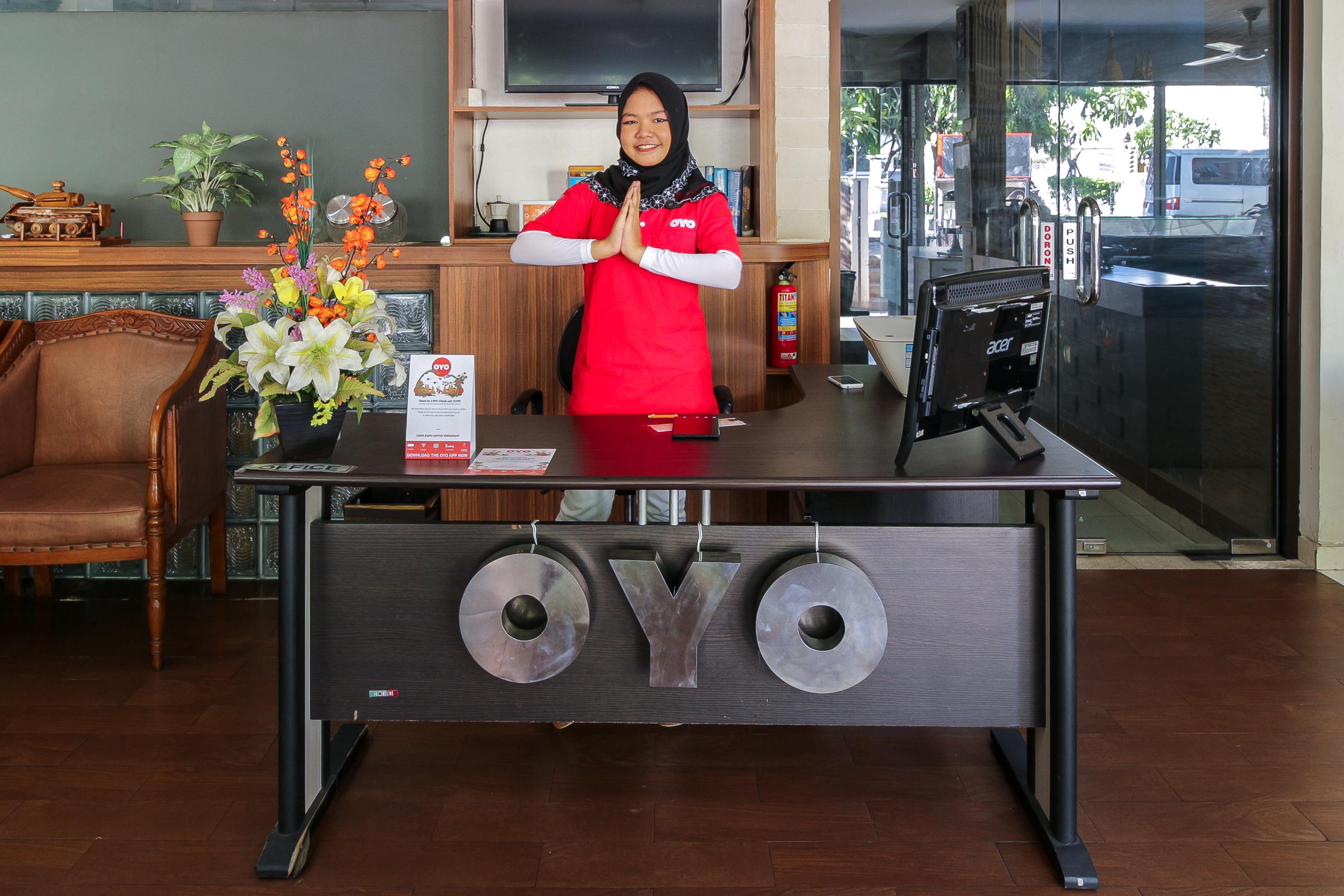 Oyo 734 Tuban Torres Accomodation Kuta Lombok Exterior foto