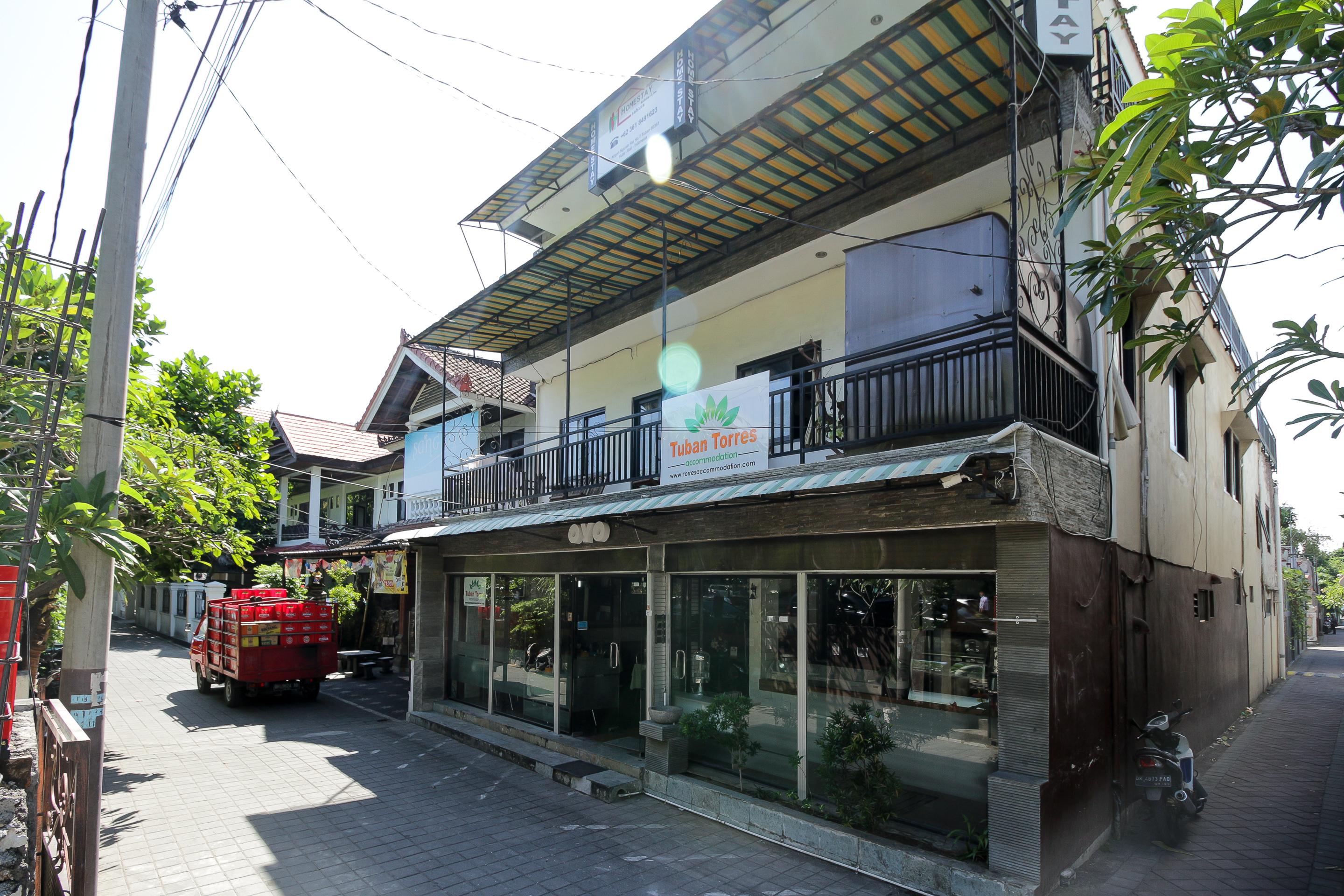 Oyo 734 Tuban Torres Accomodation Kuta Lombok Exterior foto