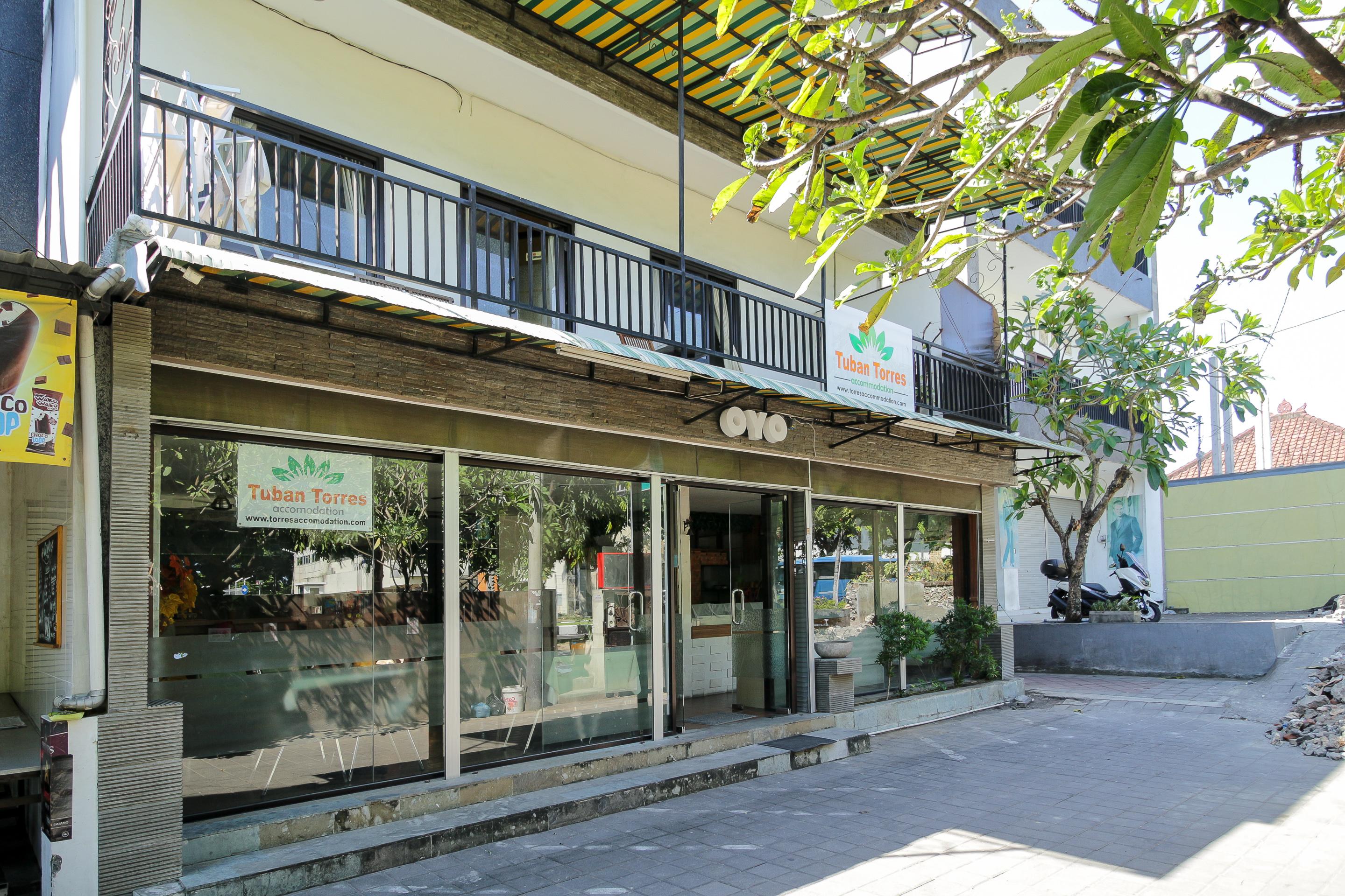 Oyo 734 Tuban Torres Accomodation Kuta Lombok Exterior foto